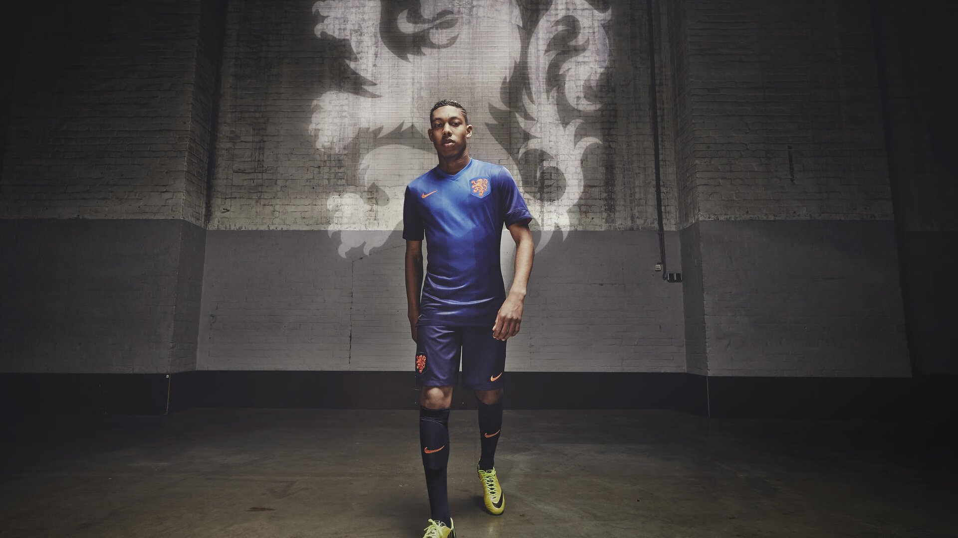 特色足球故事拍摄系列剧受到青少年群体广泛关注，足球主题摄影